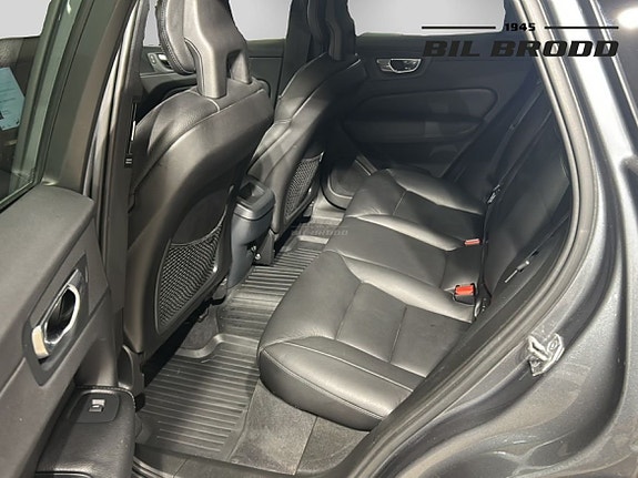 Volvo XC60 9 of 15