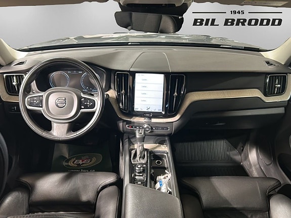 Volvo XC60 7 of 15