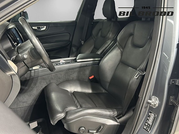 Volvo XC60 8 of 15