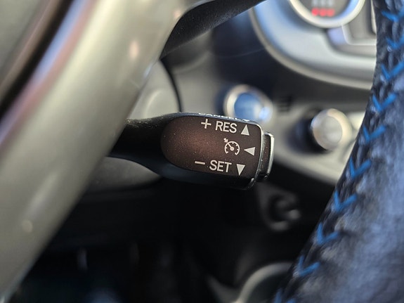 Toyota Yaris 12 of 13