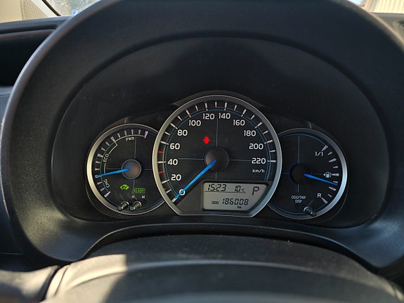 Toyota Yaris 13 of 13