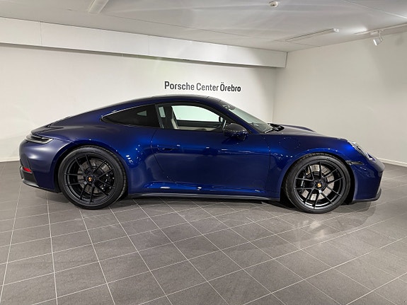 Porsche 911 Carrera 4 GTS 4 of 5