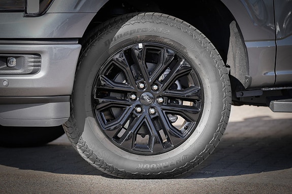 Ford F-150 3 of 5