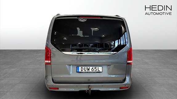 Mercedes-Benz V300 5 of 12