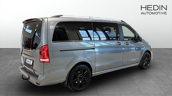 Mercedes-Benz V300 2 of 12