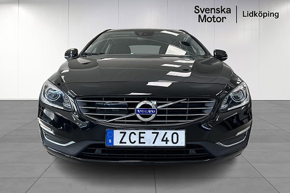 Volvo V60 2 of 22