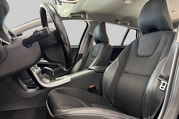 Volvo V60 7 of 22