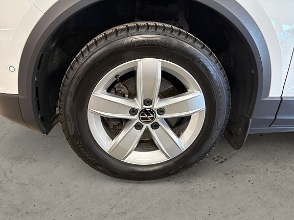 Volkswagen T-Roc 4 of 5