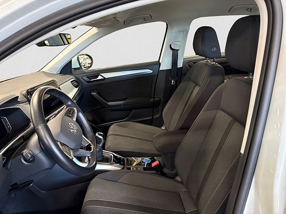Volkswagen T-Roc 5 of 5