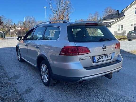 Volkswagen Passat Alltrack 4 of 5