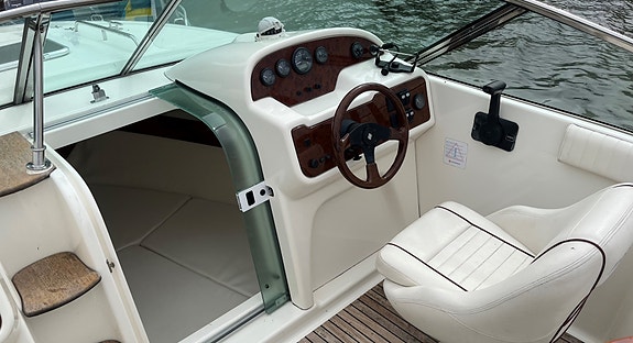 Jeanneau 755 Runabout-05 3 of 7