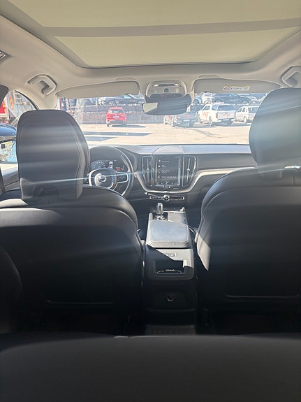 Volvo XC60 9 of 12