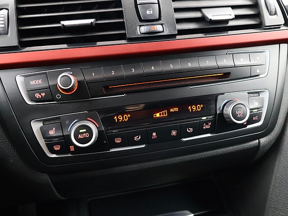 BMW 318d 24 of 26