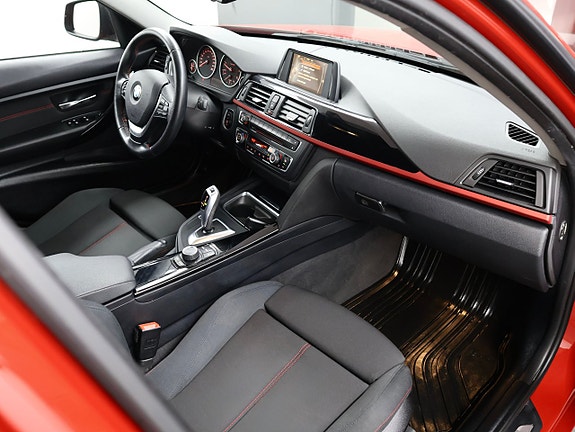 BMW 318d 23 of 26