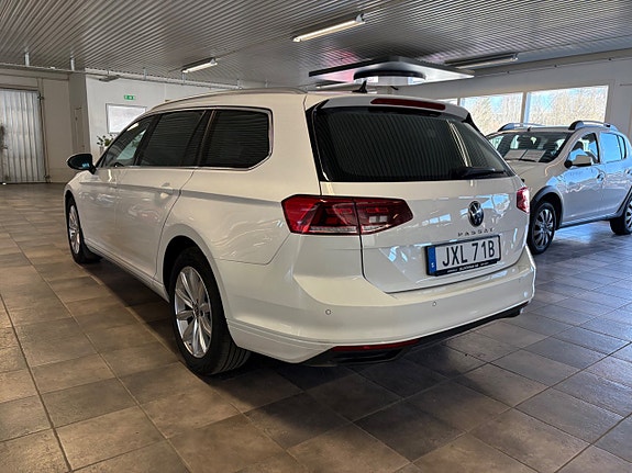 Volkswagen Passat 4 of 5