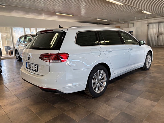 Volkswagen Passat 3 of 5