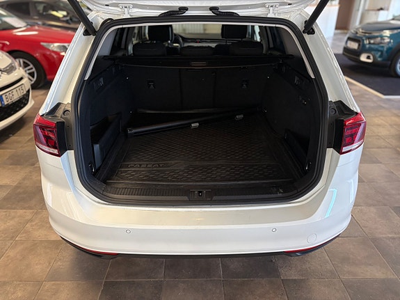 Volkswagen Passat 10 of 10