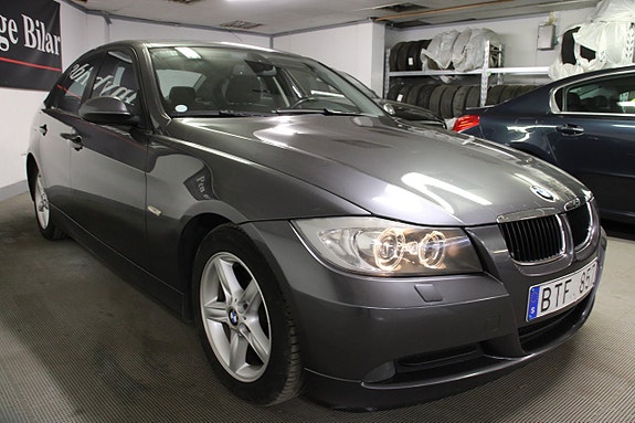 BMW 318d 3 of 12