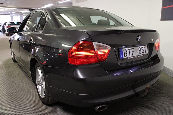BMW 318d 8 of 12