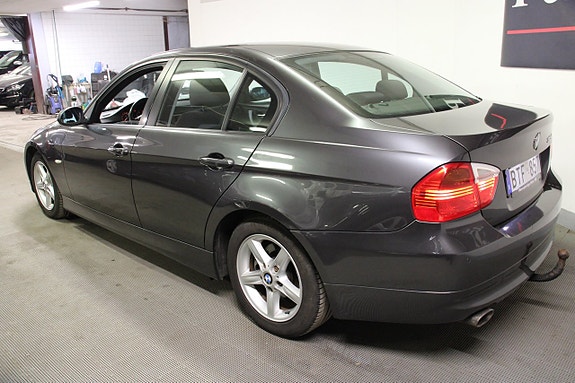 BMW 318d 9 of 12
