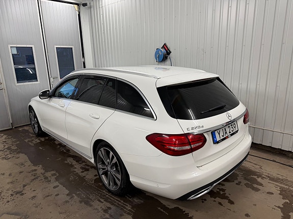 Mercedes-Benz C220 d 4 of 5