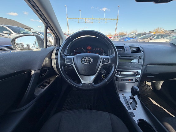 Toyota Avensis 16 of 21