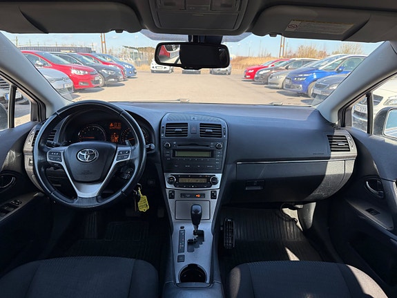 Toyota Avensis 15 of 21