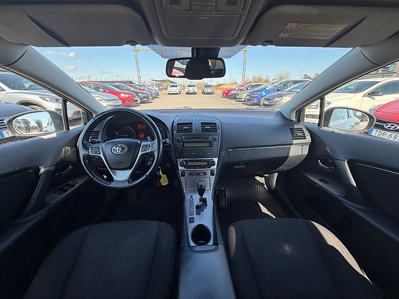 Toyota Avensis 14 of 21