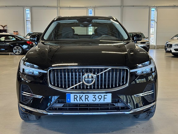 Volvo XC60 2 of 5