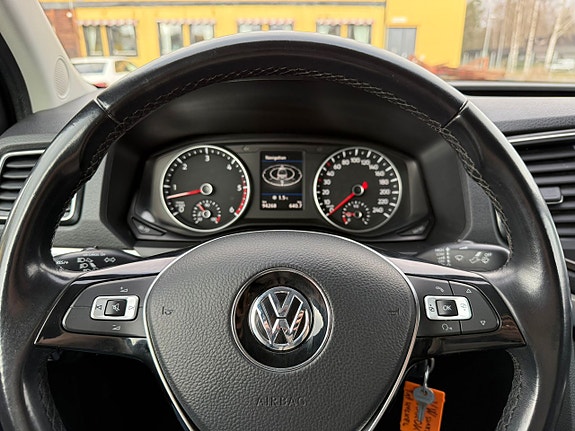 Volkswagen Amarok 11 of 22