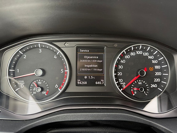 Volkswagen Amarok 13 of 22