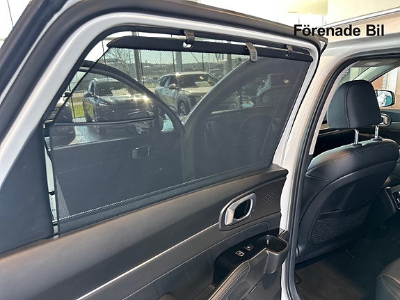 Kia Sorento 16 of 20