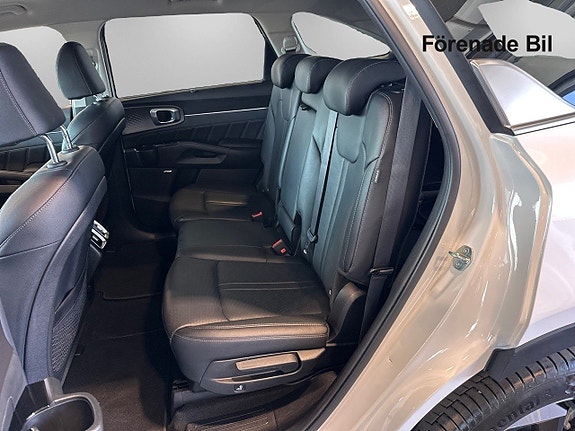 Kia Sorento 15 of 20