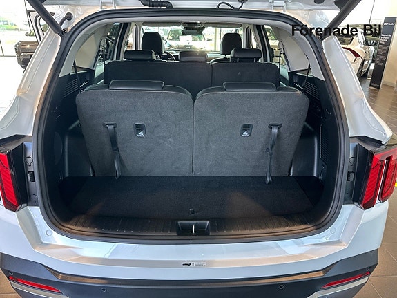 Kia Sorento 18 of 20
