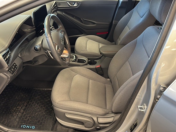 Hyundai IONIQ 8 of 14