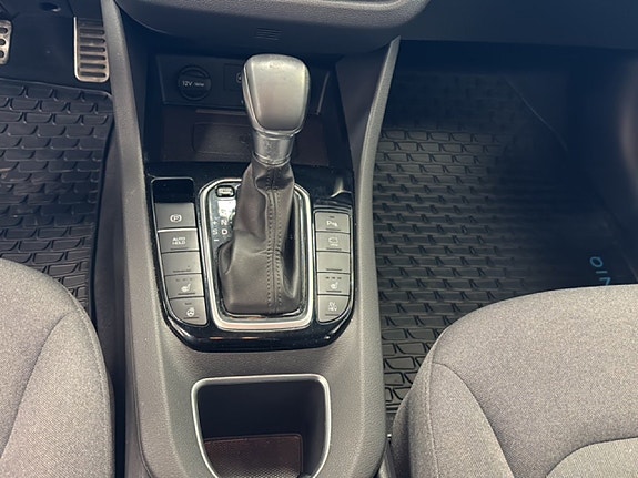 Hyundai IONIQ 13 of 14