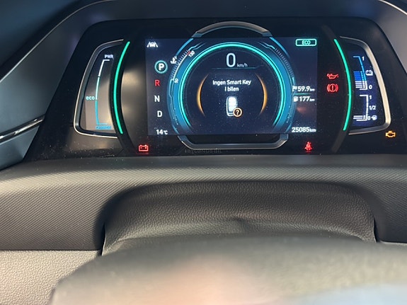 Hyundai IONIQ 11 of 14