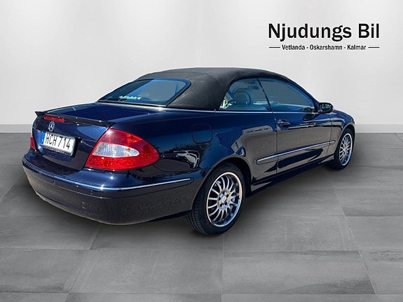 Mercedes-Benz CLK200 3 of 5