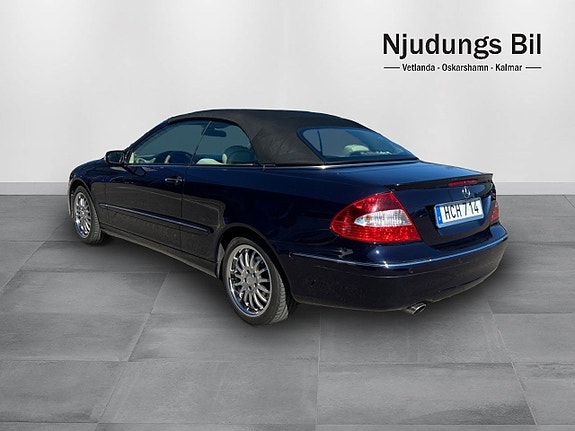 Mercedes-Benz CLK200 2 of 5