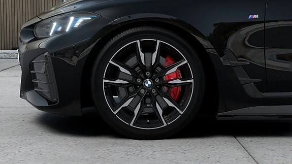 BMW i4 7 of 13