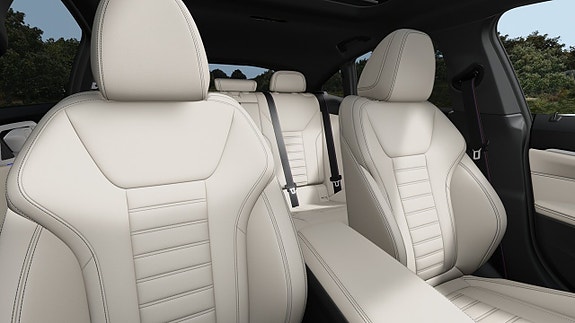 BMW i4 10 of 13