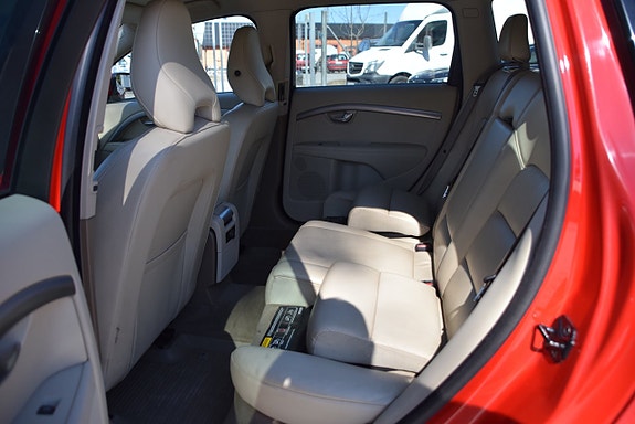 Volvo V70 10 of 23