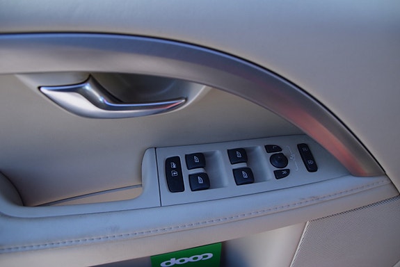 Volvo V70 18 of 23