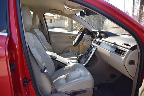 Volvo V70 9 of 23