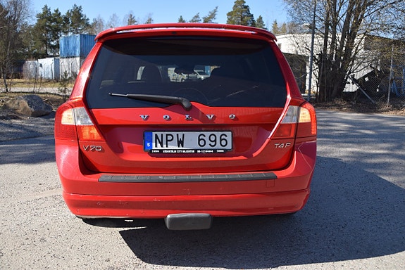 Volvo V70 4 of 5