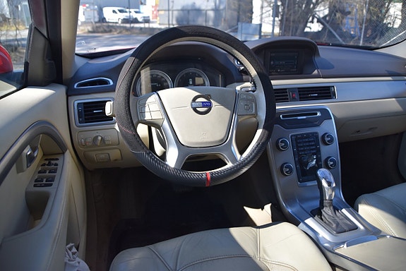Volvo V70 7 of 23