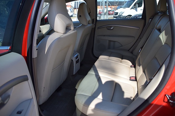 Volvo V70 11 of 23