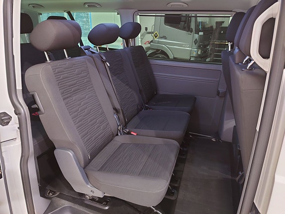 Volkswagen Caravelle 13 of 19