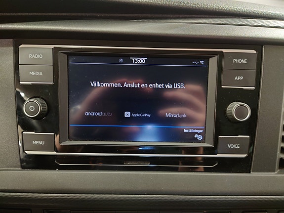 Volkswagen Caravelle 16 of 19