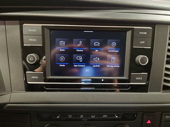 Volkswagen Caravelle 17 of 19